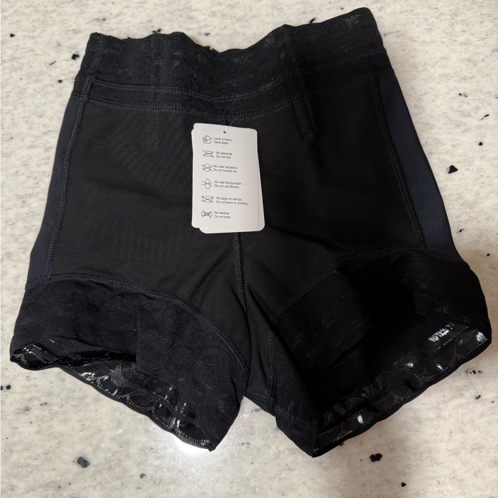Black butt/glute lifting Shorts
